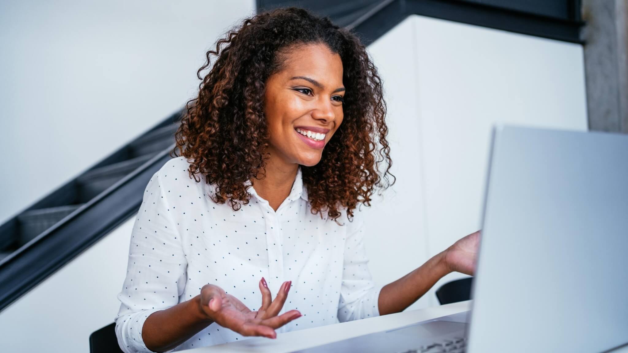 When to Turn Your Camera On or Off During Virtual Meetings