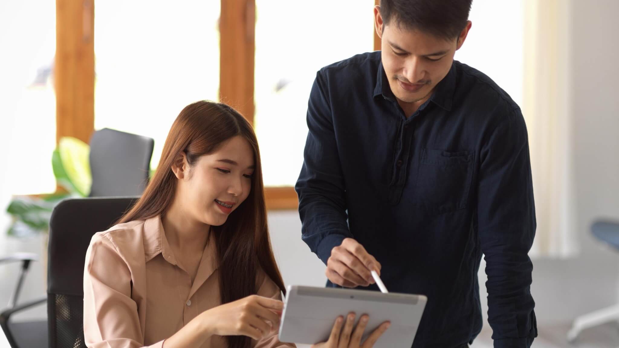 20 Positive Feedback Examples for Employees [+ FREE templates]
