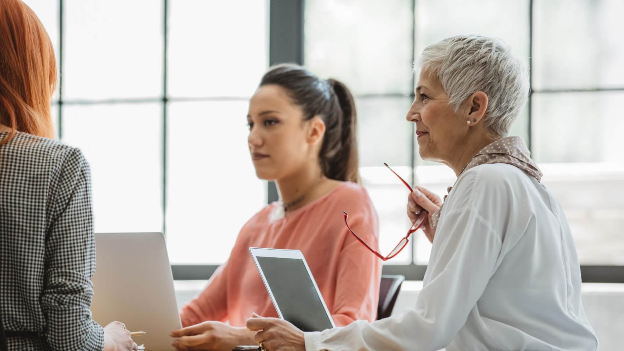 How to Run an Engaging Sprint Retrospective Meeting [+ Free Templates]