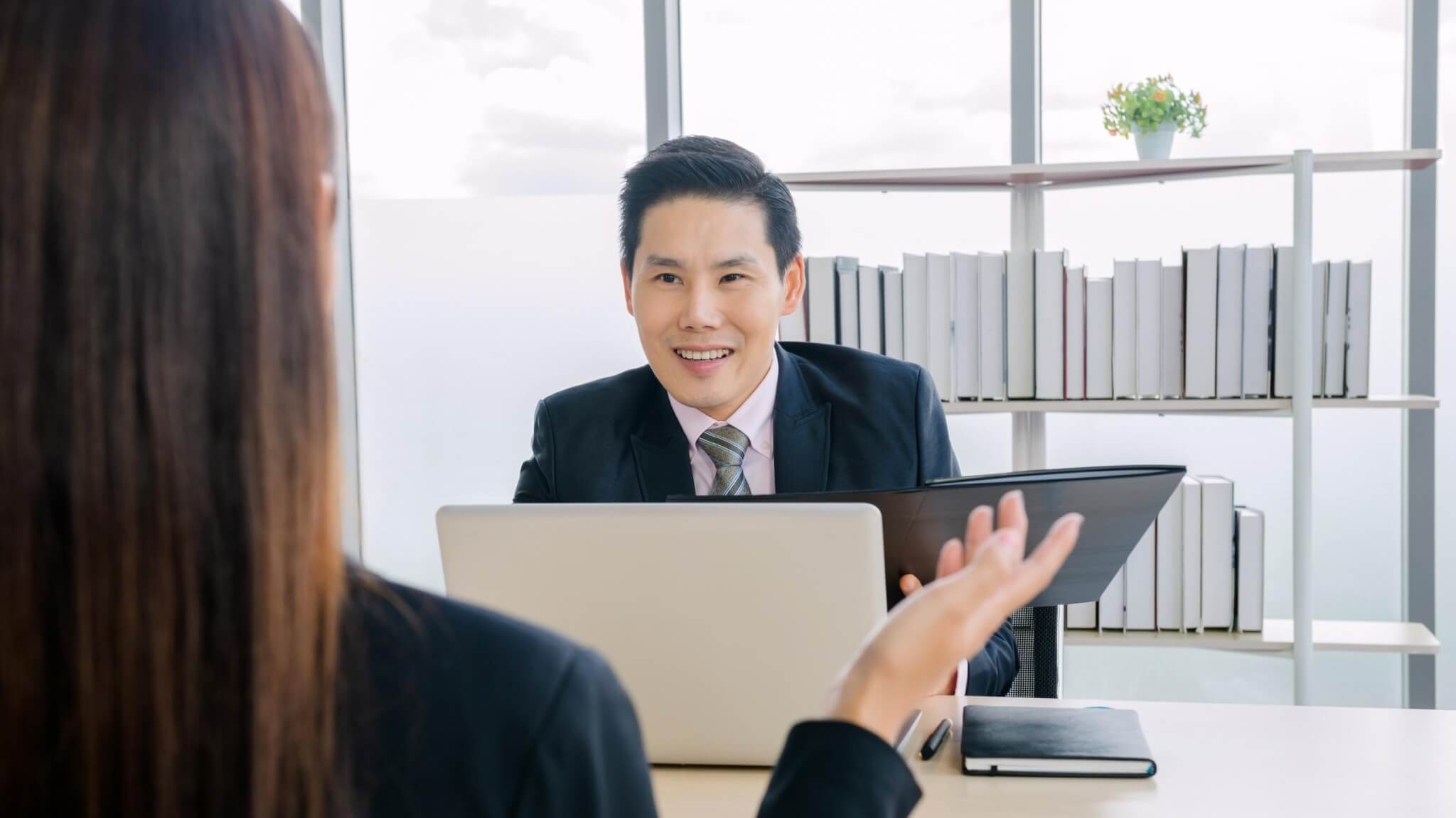 How To Run a Skip-Level Meeting (+ Free Templates)
